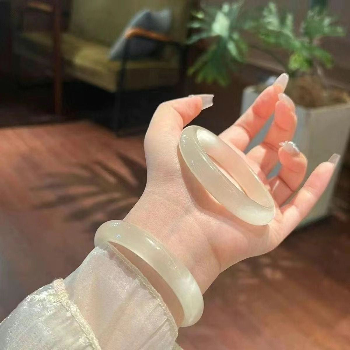 Silken Glow Crystal Glass Bangle